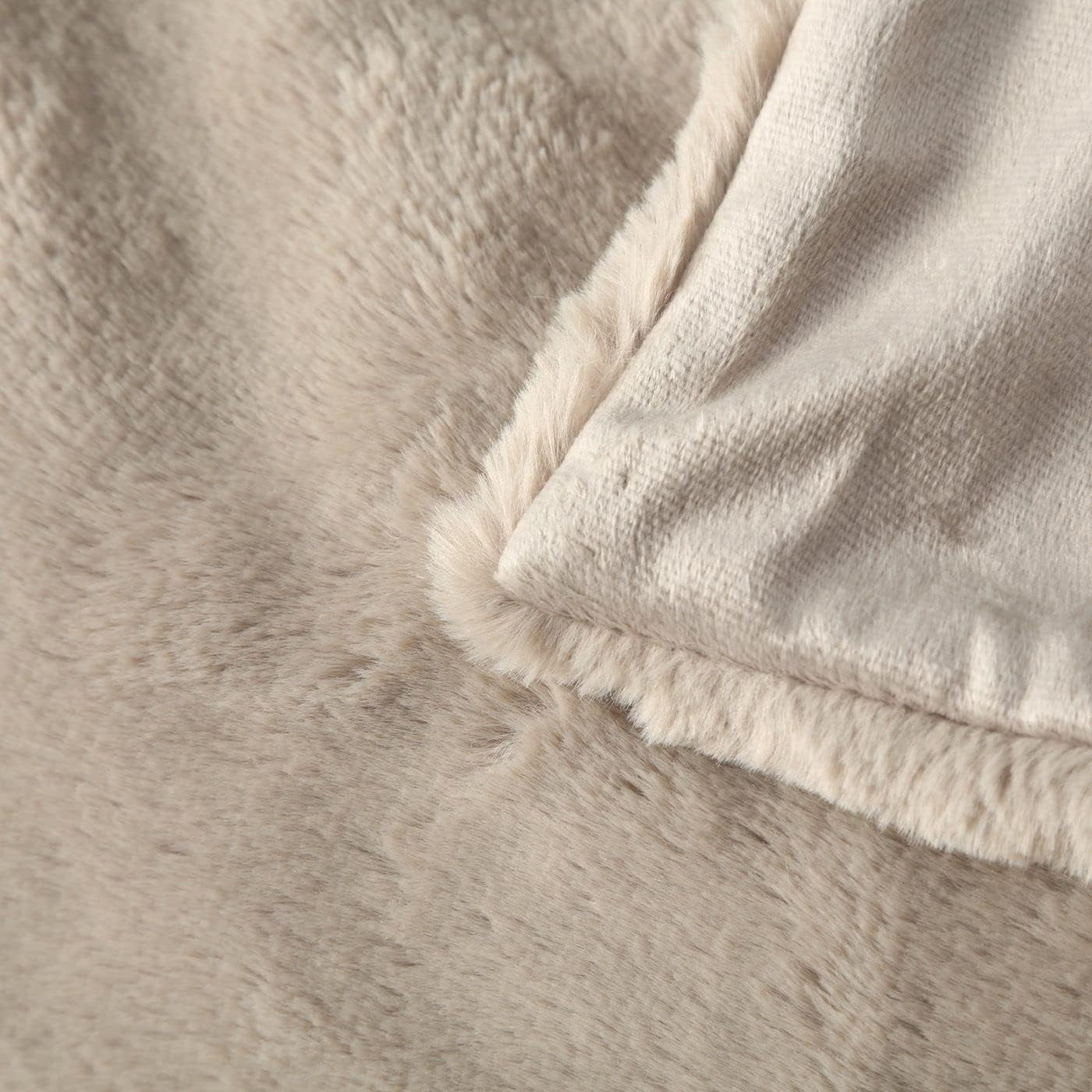 Boltze Storan Decke (Größe 150 x 200 cm, beige Farbe, bequeme Polyesterdecke, ideal für kalte Winterabende, Felloptik) 1015378 BOLTZE Betten und Decken