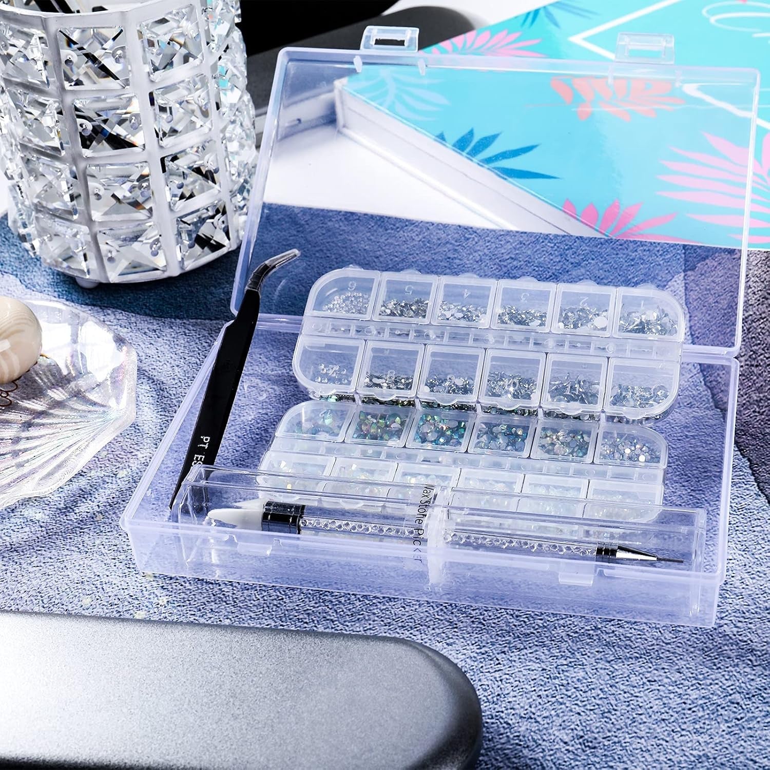 ANGNYA 4000 Stück Strasssteine ​​​​Nägel Nail Art Strasssteine ​​​​Dekorationen Nagelsteine ​​​​Für Nail Art Zubehör Und Klare Kristall Strasssteine ​​​​Handwerk Mit Pick up Pinzette Und Strass Picker Dotting Pen…
