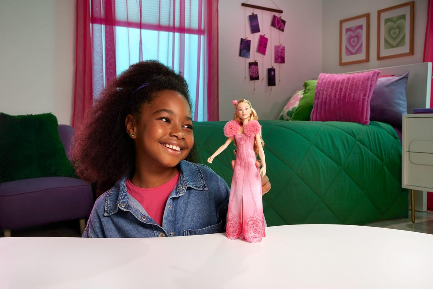 Mattel Singing Glinda Fashion Doll von Wicked und Accessoires, Möbel und Film-inspirierter Look und abnehmbares Outfit, singt „Hotly Loved“, JLG49, Pink Naty Shop Dolls