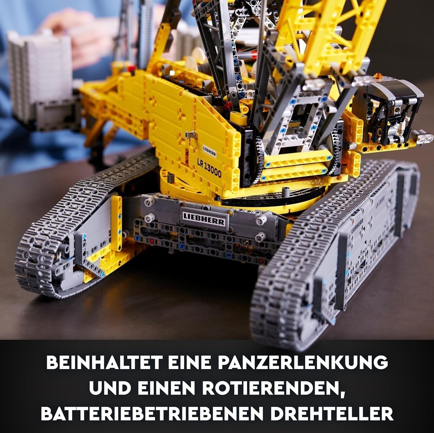 LEGO Technic Liebherr LR 13000 Raupenkran-Set, Bauen Sie das beste ferngesteuerte Baufahrzeugmodell mit Control+ App, Kran mit Windensystem und Hubarm, großer Modellbausatz für Erwachsene 42146 Besuchen Sie den LEGO-Store Bausets