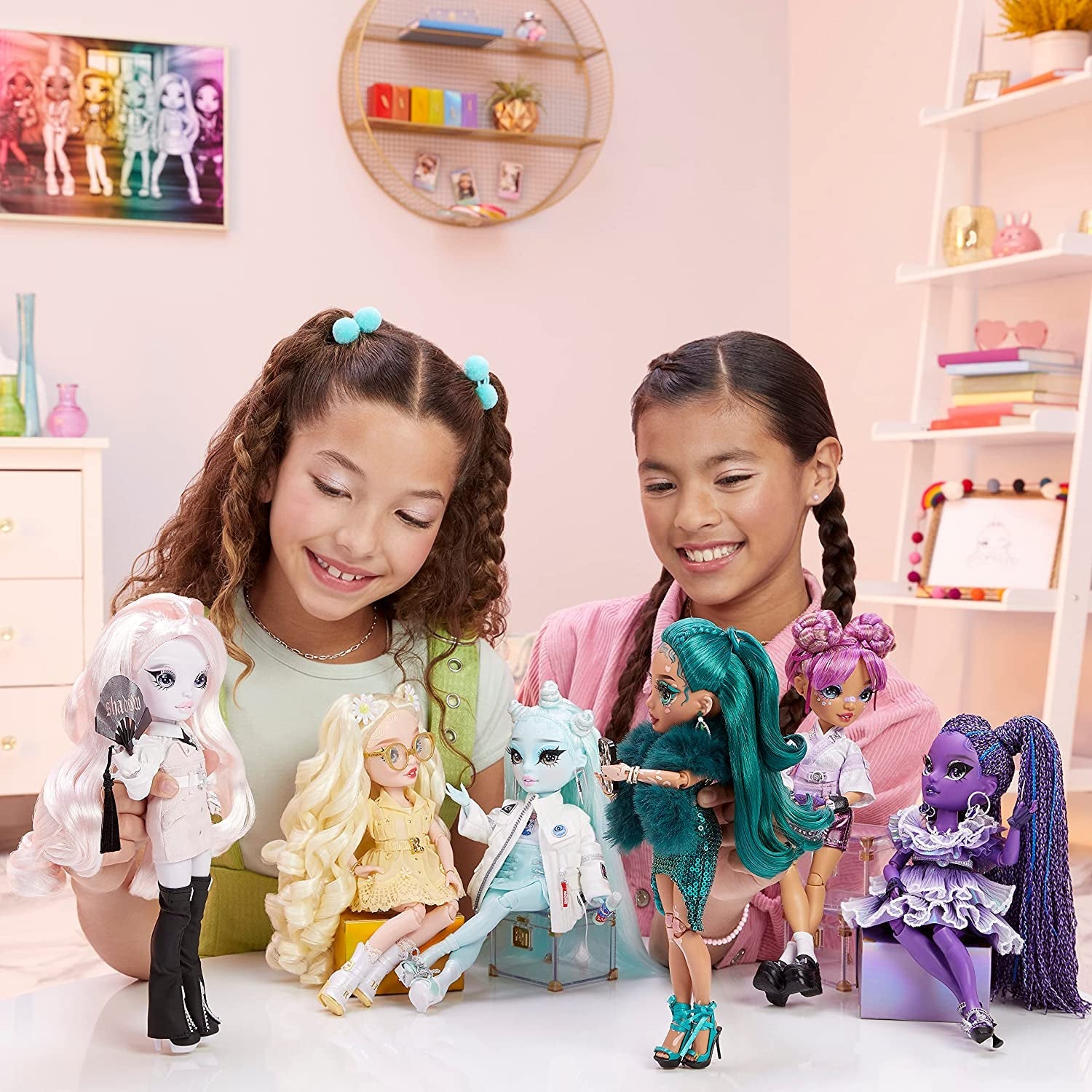 Rainbow High Shadow High – REXX McQueen – Modische schwarze Puppe mit modischem Outfit und über 10 bunten Spielaccessoires – Ideal für Sammler und Kinder im Alter von 4–12 Jahren