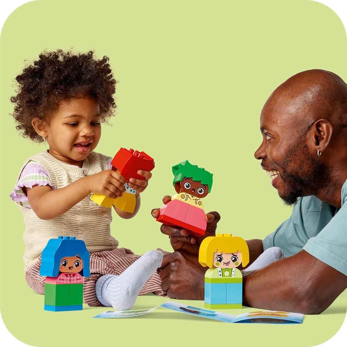 LEGO DUPLO Big Feelings, Bau-Stapelspiel mit 23 bunten Steinen und 4 Figuren, Motorikspielzeug zur Förderung der sozialen und emotionalen Entwicklung kleiner Kinder ab 18 Monaten 10415 Bausets Beuche den LEGO-Store