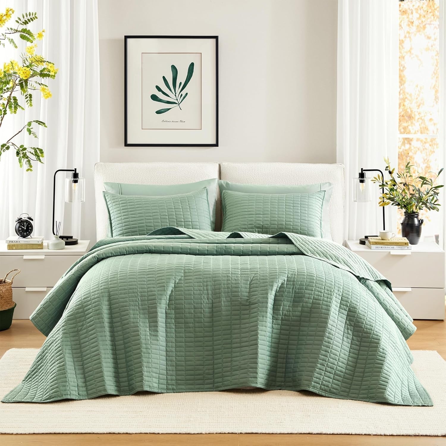 Comfort Spaces Kienna Steppdecken-Set, luxuriöse Doppelstich-Sommerdecke, leicht, weich, ganzjährige Bettwäsche, passende Kissenbezüge, weiß, Decke für Kingsize-Betten (264,2 x 228,6 cm), Naty Shop Quilts & Quilts Sage Gland Übergroße Queen-Size-Tagesdecke (102 x 118 Zoll)