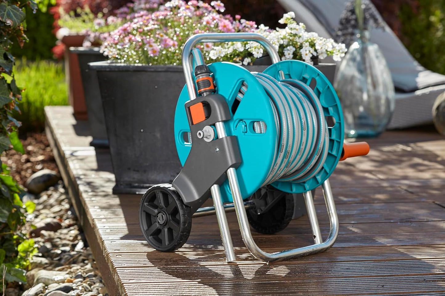 Gardena CleverRoll S Schlauchwagen-Set, Schlauchhalter mit Schlauch, Systemteile, Sprühdüse (18502-20)