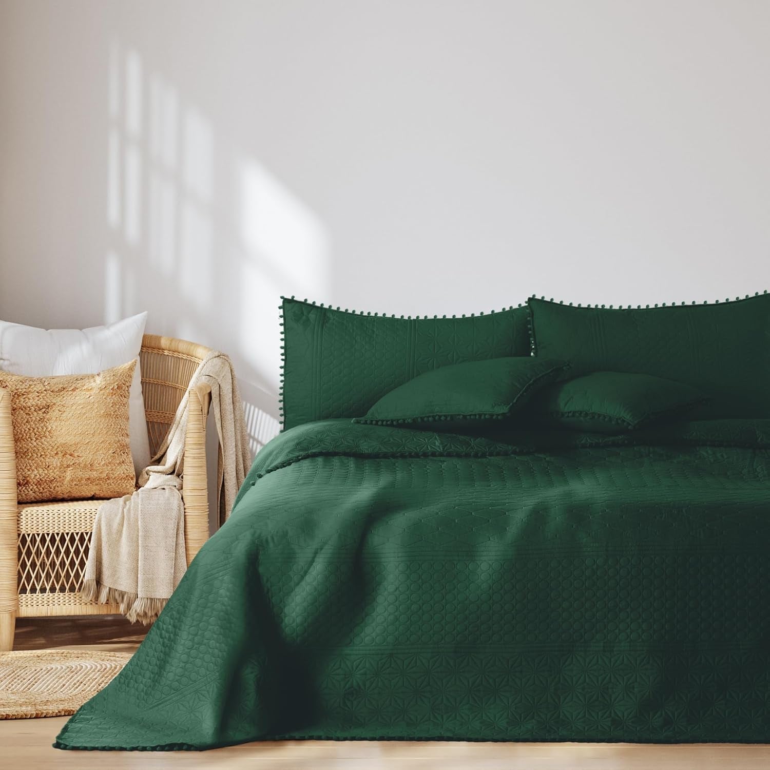 Ameliahome Tagesdecke mit Pompons 220 x 240 cm. Zweiseitige Tagesdecke, Ultraschall-Steppung, Polyester, Meadore, Grau. Betten und Decken. Besuchen Sie den AmeliaHome-Store Meadore dunkelgrün, 240 x 260 cm