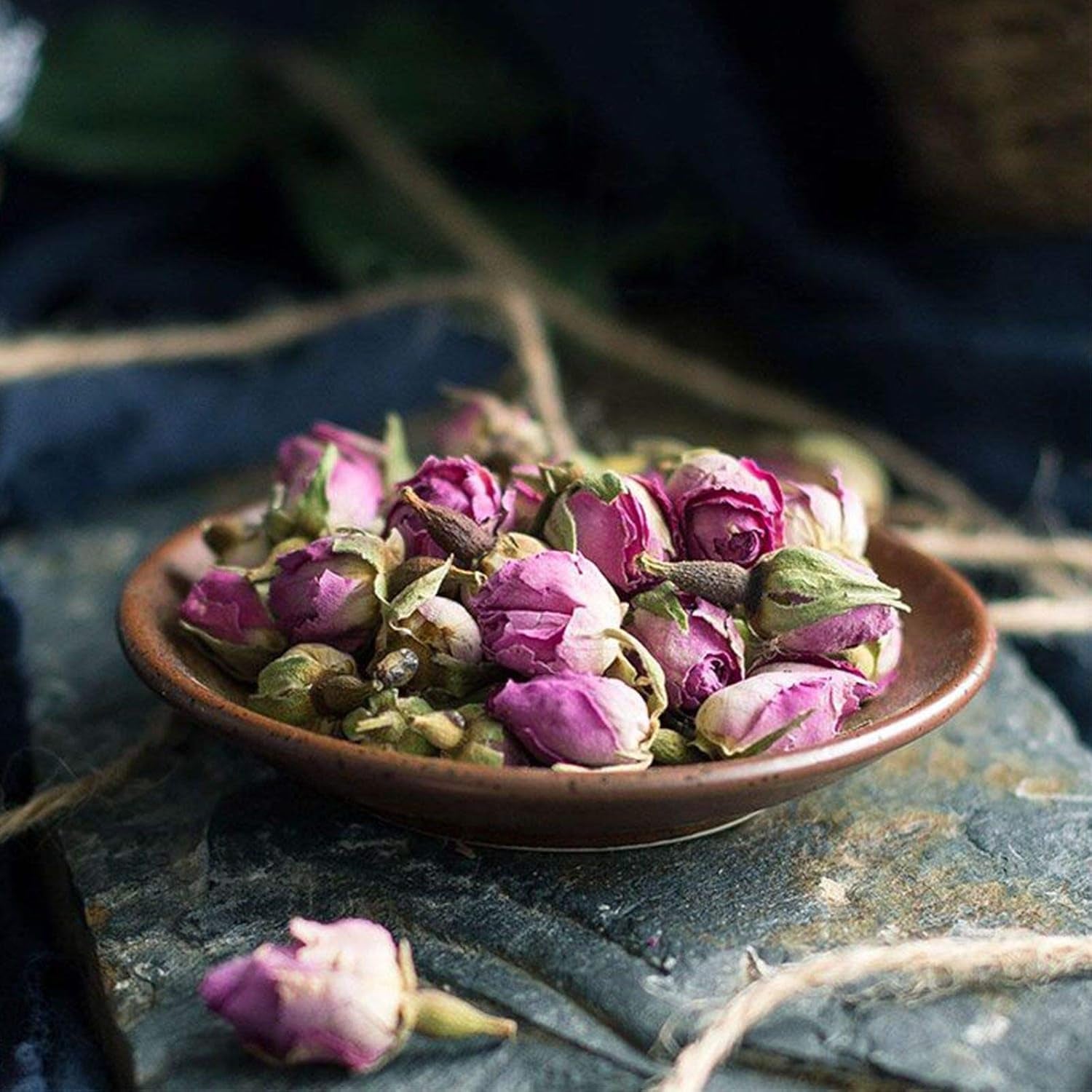 100 g essbare Premium-Rosenknospen – getrockneter Atlas-Rosenblütenaufguss – süßer und blumiger Geschmack und Aroma – 100 % natürlich, rein und ohne Zusatzstoffe | Tazarin Ltd