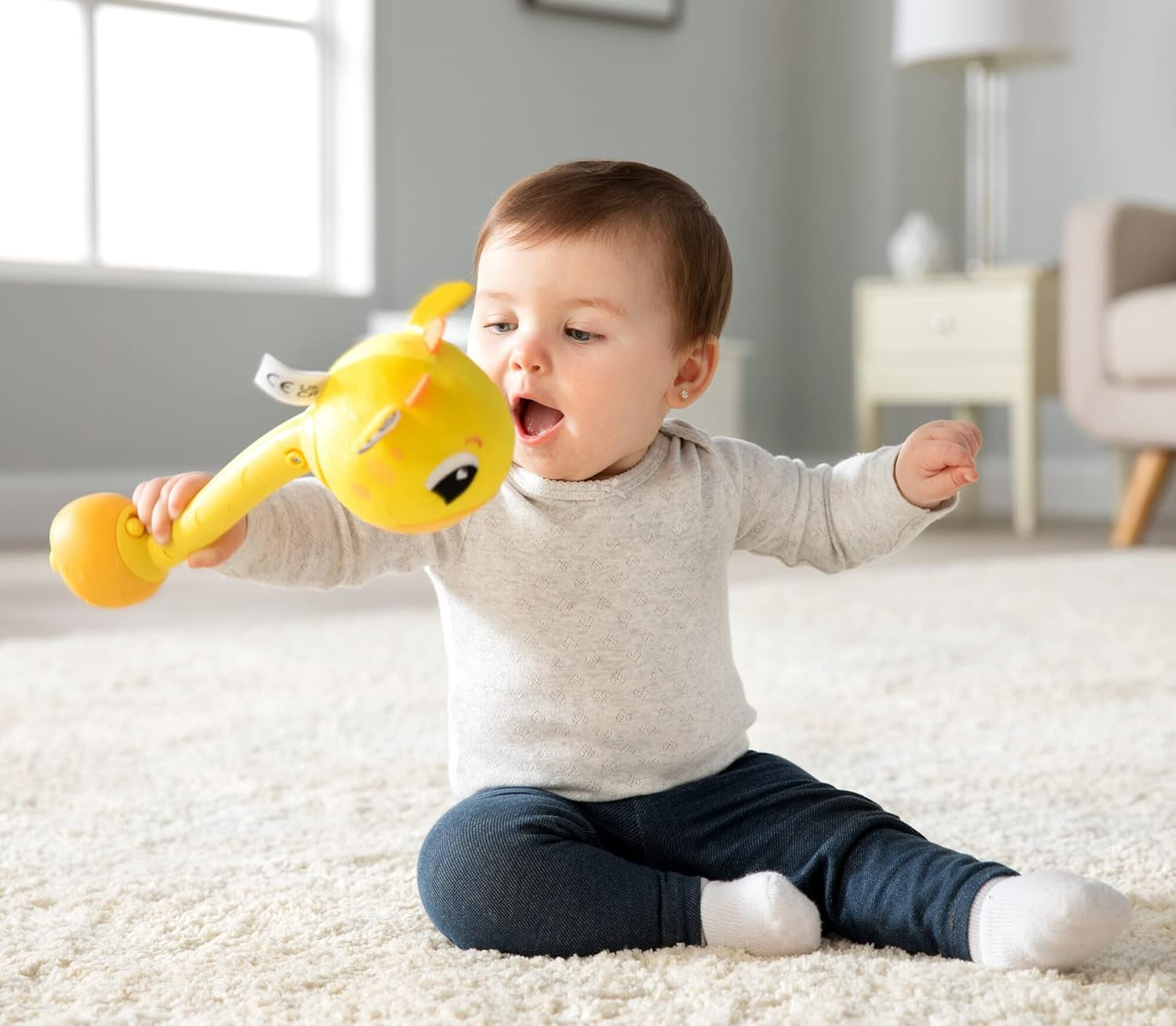 Lamaze L27471 Verrückte Giraffe, Spielzeug für Neugeborene, farbiges Baby-Sensorspielzeug, Geschenk für frischgebackene Eltern, Entwicklungsspielzeug für Jungen und Mädchen ab 12 Monaten. Babyspielzeug Naty Shop