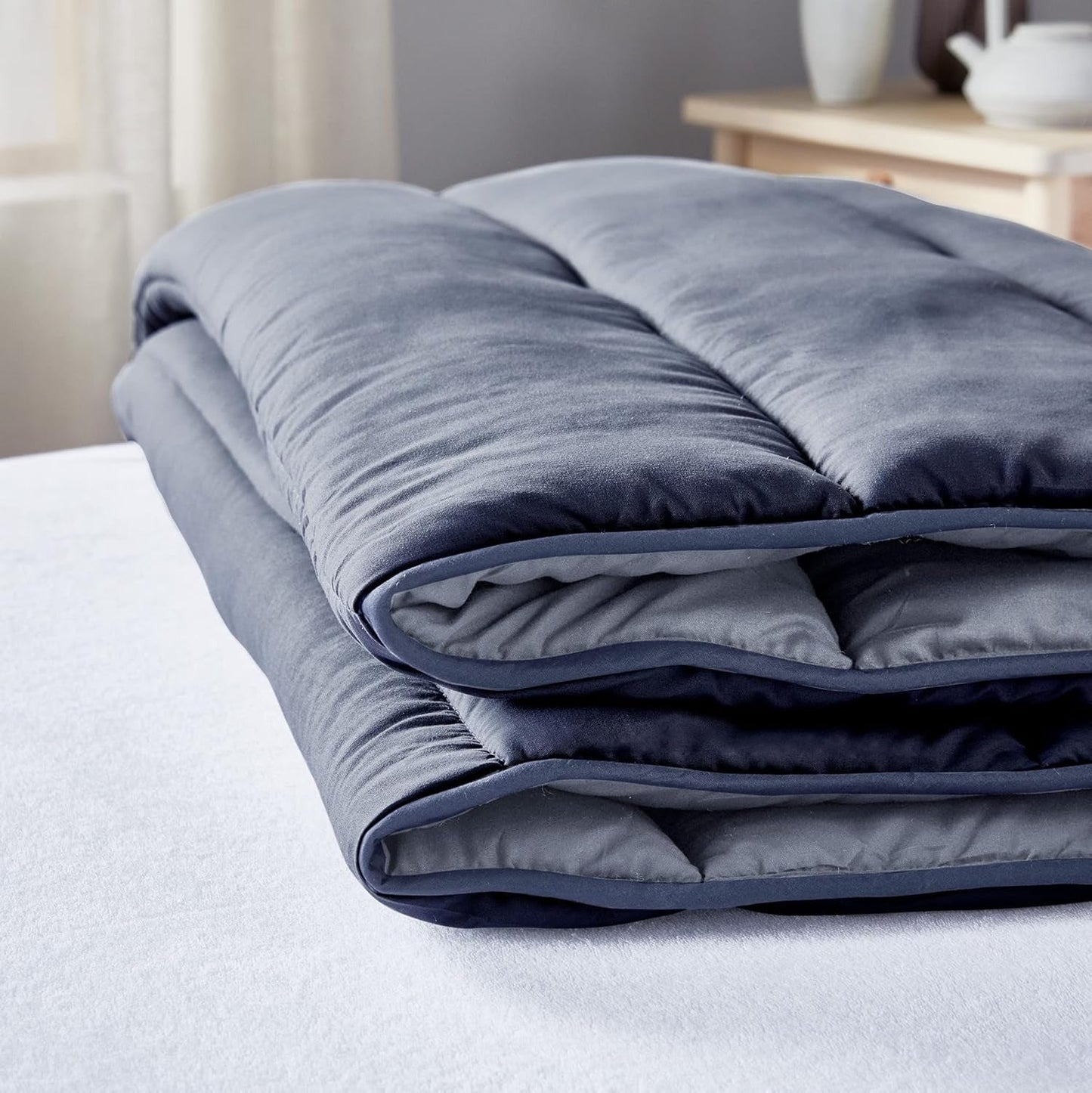 Pikolin Home – Wendedecke 300 G – nordische zweifarbige Füllung – für Bett 90 – bequem, warm, atmungsaktiv, Marineblau, 140 x 200 cm Bettdecken und Steppdecken Naty Shop