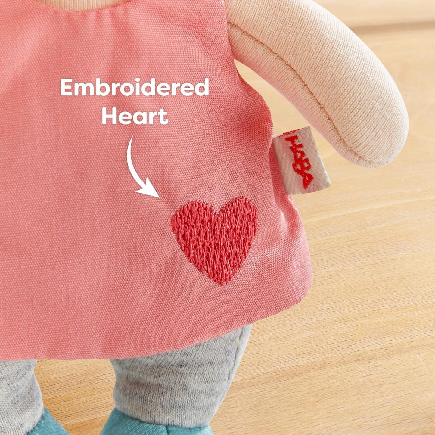 HABA Schutzengel Lore – Flauschige Textilpuppe (15 cm), perfektes Willkommensgeschenk für Babys und Kleinkinder – Waschbar bei 30 °C – 2011870001