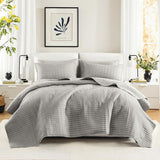 Comfort Spaces Kienna Steppdecken-Set, luxuriöse Doppelnaht-Sommerdecke, leichte, weiche Ganzjahresbettwäsche, passende Kissenbezüge, weiße Decke für King-Size-Betten (264,2 x 228,6 cm), Naty Shop Bettdecken und Steppdecken, Grau, King/Cal King (104 x 90 Zoll)