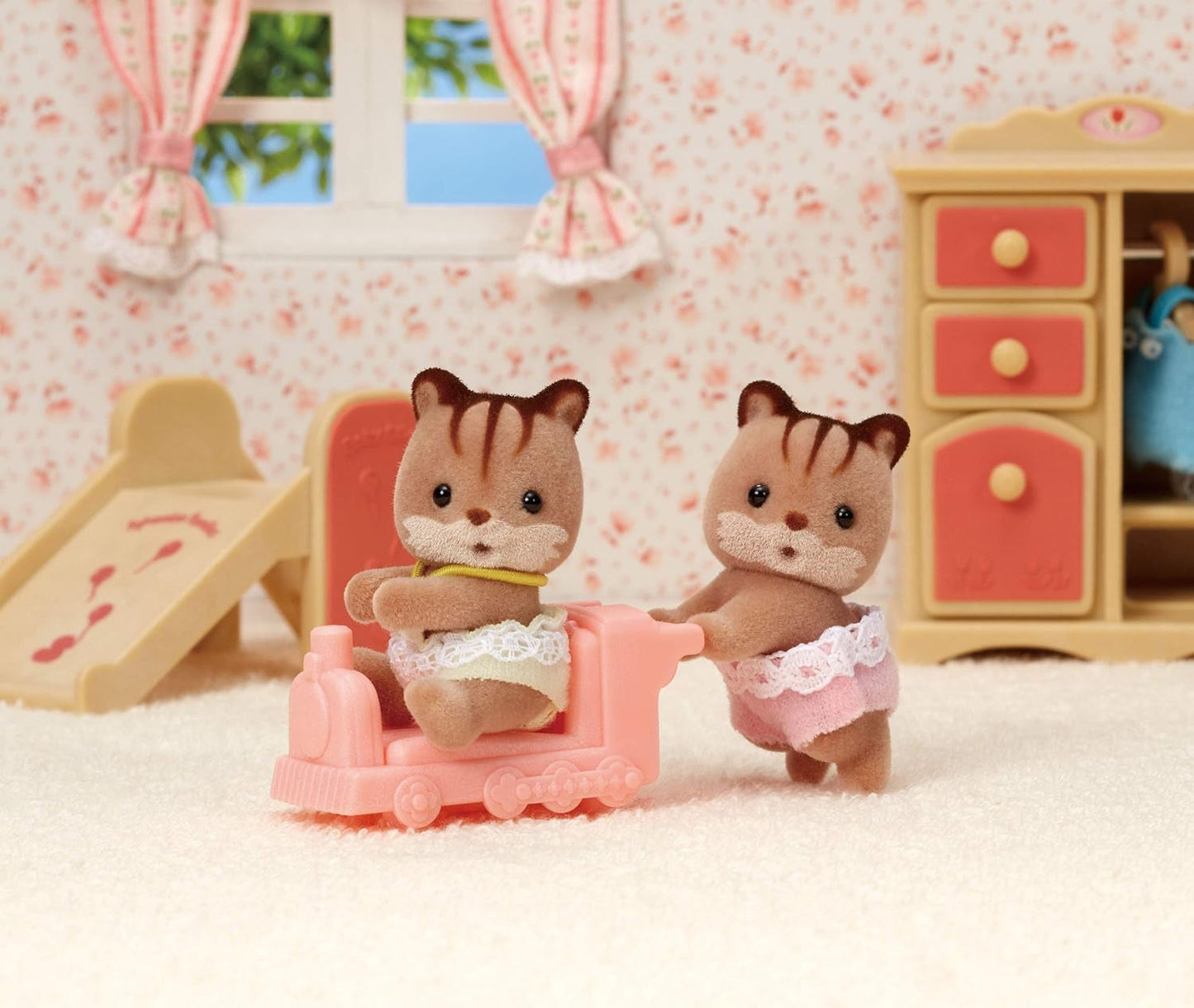 Sylvanian Families L5421 Eichhörnchen-Zwillinge Puppenhaus Puppenhausfiguren Naty Shop Dolls