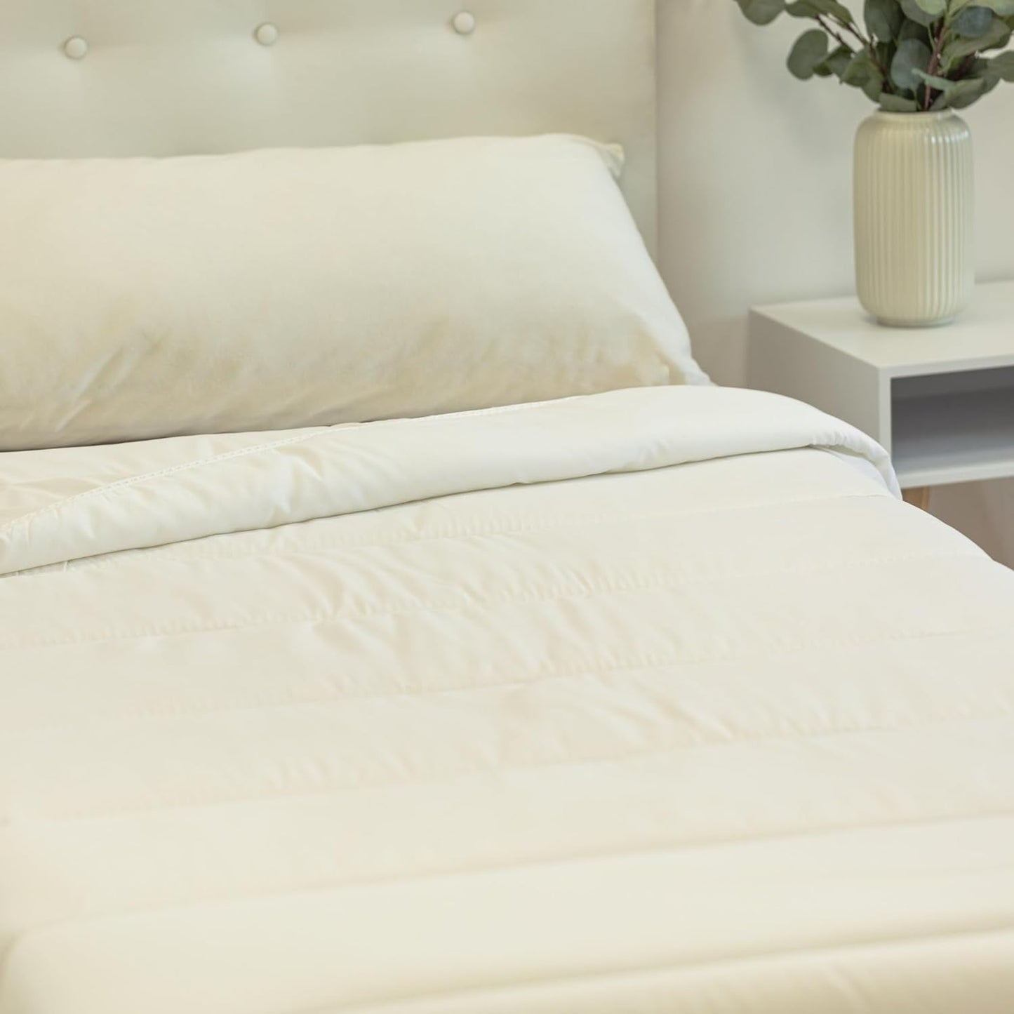 Bettdecke TRAMAS+ 200 Gr/M² für Betten aus silikonisierten Hohlfasern – 150 x 220 cm – Öko-Tex-zertifiziert – Weiß, weich, warm, minimalistisch – Bett 90 cm Bettdecken und Steppdecken Naty Shop