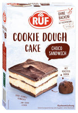RUF Cookie Dough Cake Ohne Backen, Tortenboden Aus Keksteig Mit Frischkäse-Creme Und Schokoladenstückchen, Inkl. Kuchenform, 1X325G Mischung zum Backen und Kochen Naty Shop 320 G (1Er Pack) Cookie Dough Sandwich