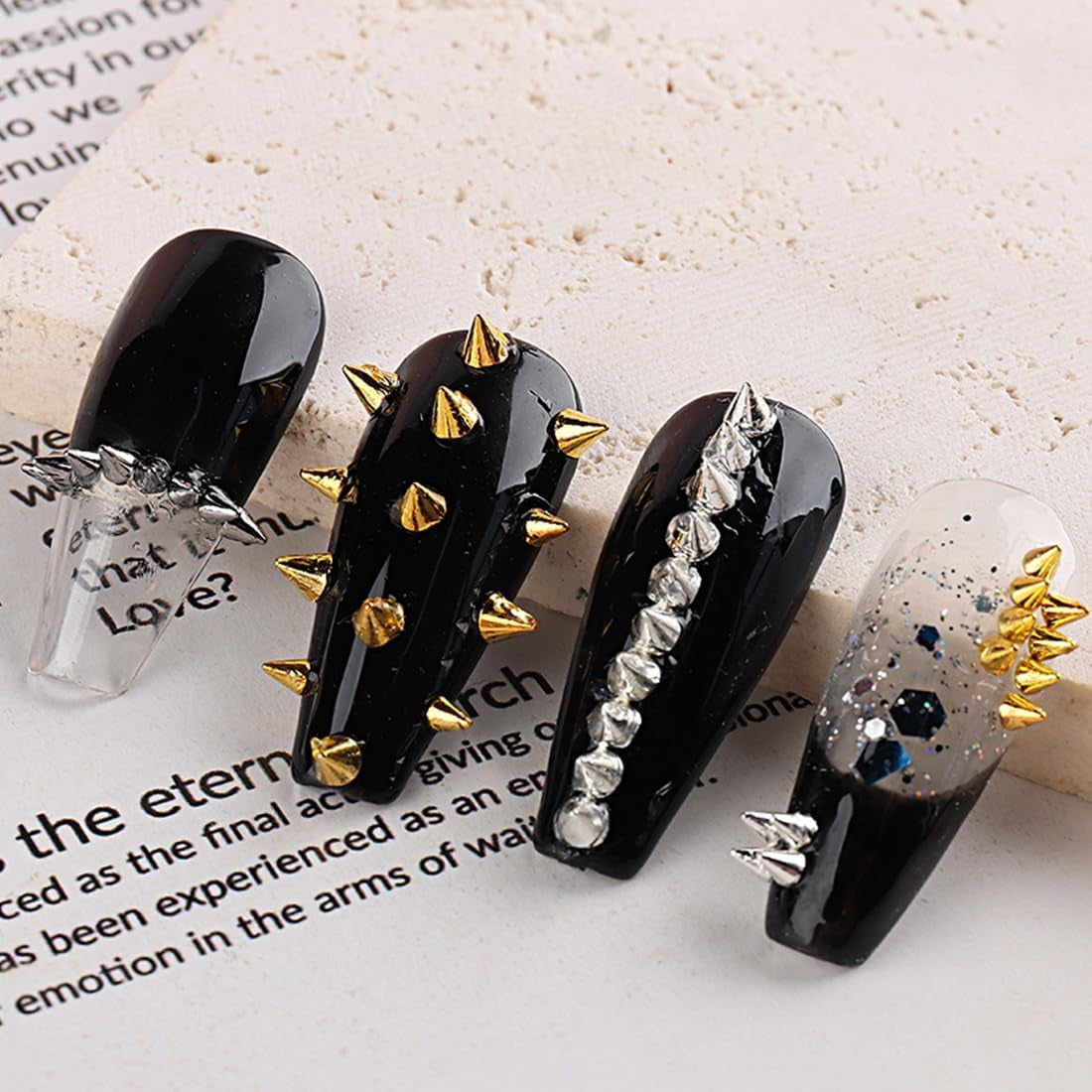 Mini Metall Nieten Punk Nail Charms Gold Silber Strasssteine ​​​​Nägel Charm Kegel Spikes Nagelschmuck Glitzersteine ​​​​Nail Art Studs Nagel Steine ​​​​Legierung Nagelanhänger Rhinestones Nageldesign Zubehör