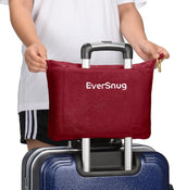 Eversnug Reisedecke und Kissen – weiche 2-in-1-Flugzeugdecke mit weichem Taschen-Kissenbezug, Handtaschenbezug und Rucksackhalter (Burgunderrot). Reisekissen Naty Shop