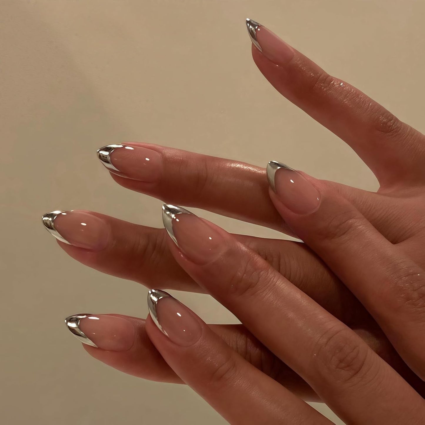 Selbstklebende Chromnägel – mittlerer mandelbrauner Glitzer, zum Aufkleben auf die Nägel, glitzernde künstliche Nägel, zum Aufkleben auf künstliche Nägel, glasierte Acrylnägel für Frauen, 24 Stück