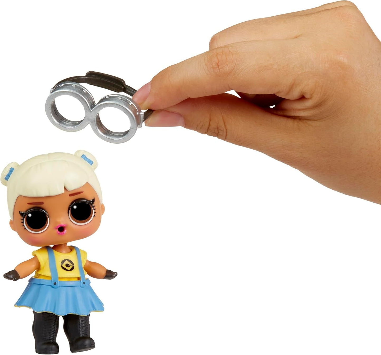 LOL Überraschung! Liebt Minions-Tots – Enthält 1 Puppe mit Outfit und Zubehör, einen Minions-inspirierten Ball, eine versteckte Verpackung und 6 Sammelpuppen