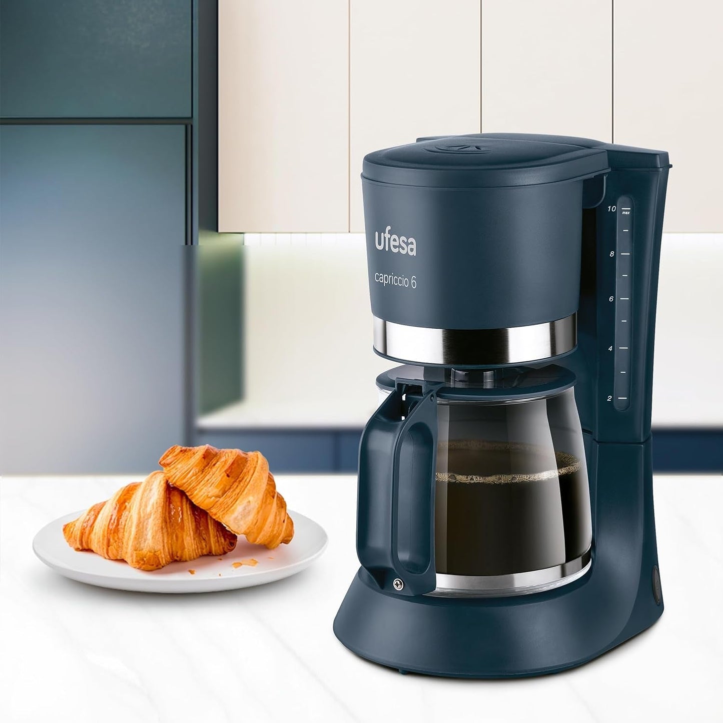 Ufesa CG7114 Capriccio Filterkaffeemaschine, 6 Tassen, 600 W, Karaffe 0,6 l, Anti-Tropf-System, automatische Abschaltung, blau