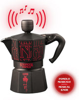 Bialetti Moka Express Stranger Things 3-Tassen-Kaffeemaschine, Musiktaste mit USB-C-Ladefunktion, Nicht für Induktionsherde geeignet, 3 Tassen (130 ml), Schwarz