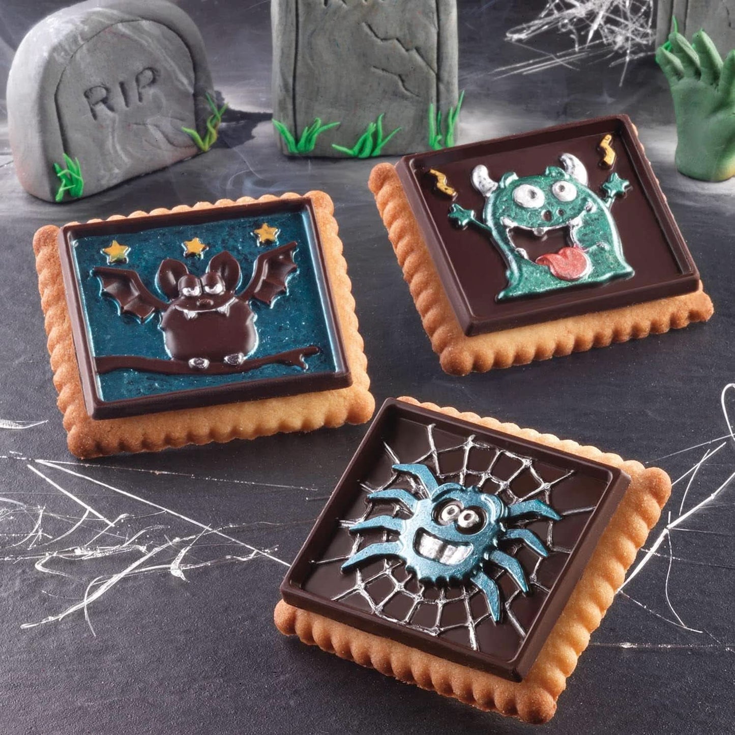 Silikomart 22.172.77.0165 CKC, 12 Schokoladenmonster auf Keksen Kitchen Naty Shop