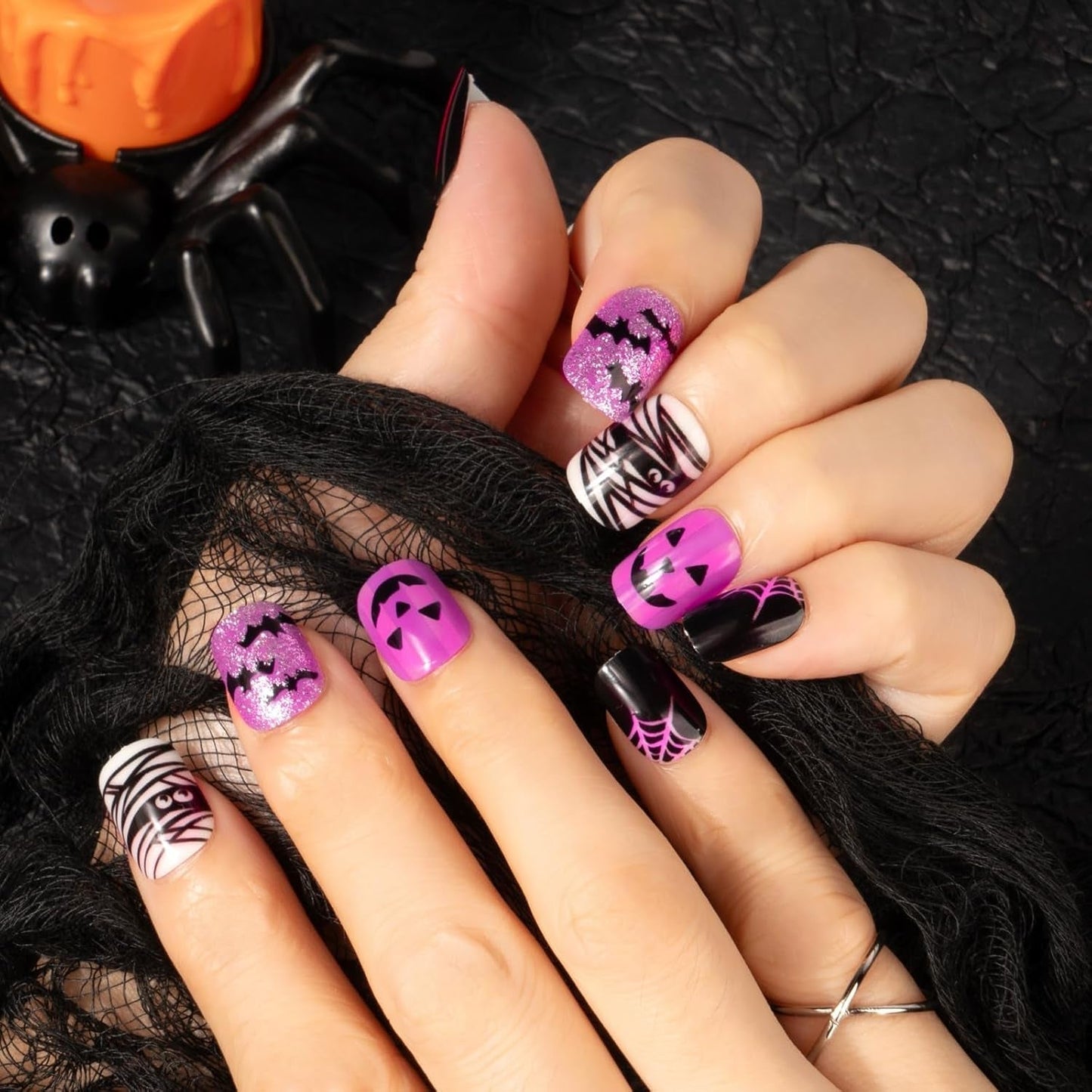 72 Stück Halloween-Nägel, selbstklebende künstliche Nägel, kurze künstliche Nägel, selbstklebende gepresste Nägel, Kürbisgeist, künstliche Nägel, Tipps, Nagelkunst, Orange, Grün, Schwarz