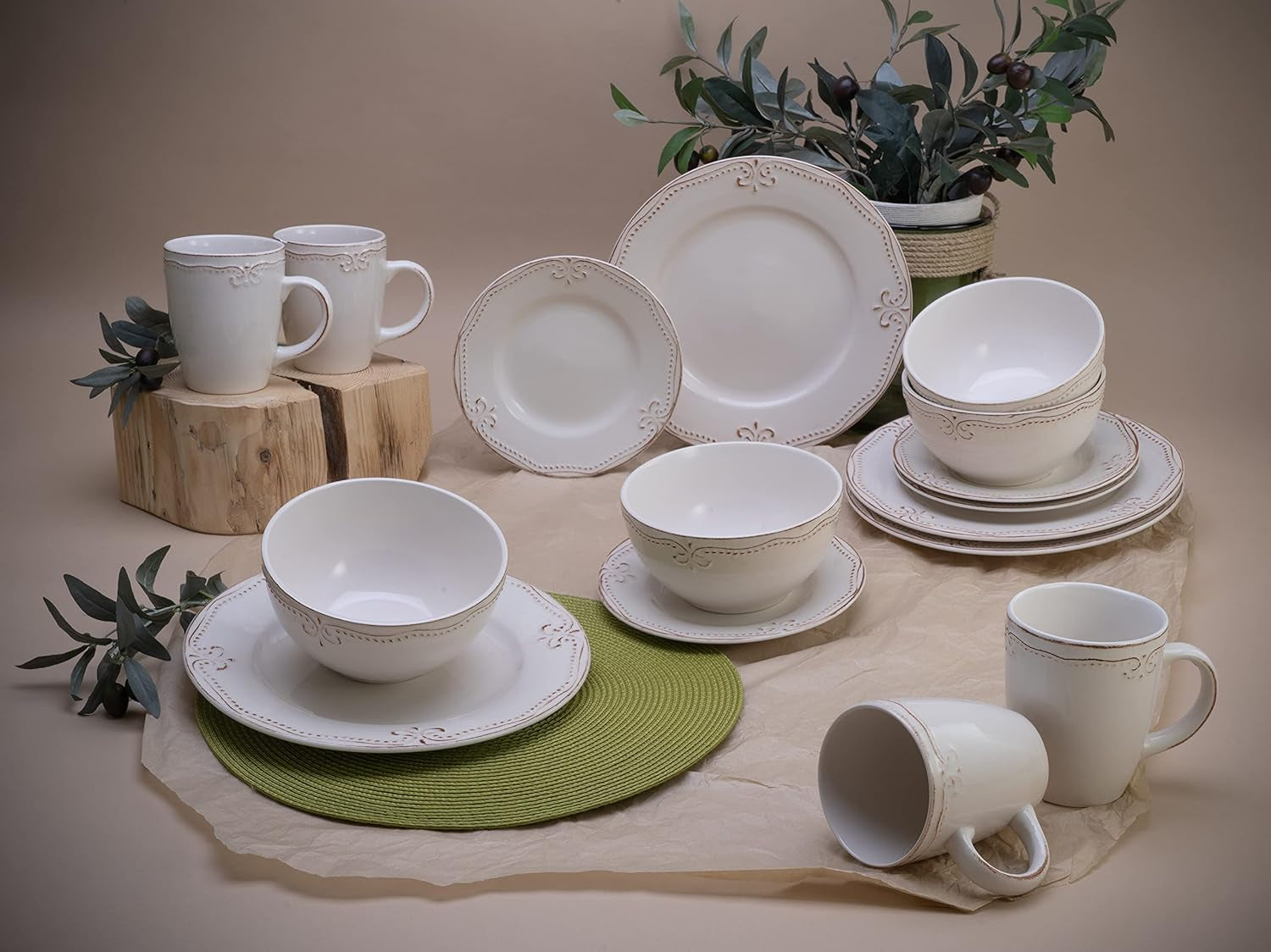 CreaTable, 23601, Serie Romantic Vintage, 16-teiliges Tafelservice für 4 Personen, Kombiservice aus Porzellan, spülmaschinen- und mikrowellengeeignet, hochwertige Herstellung