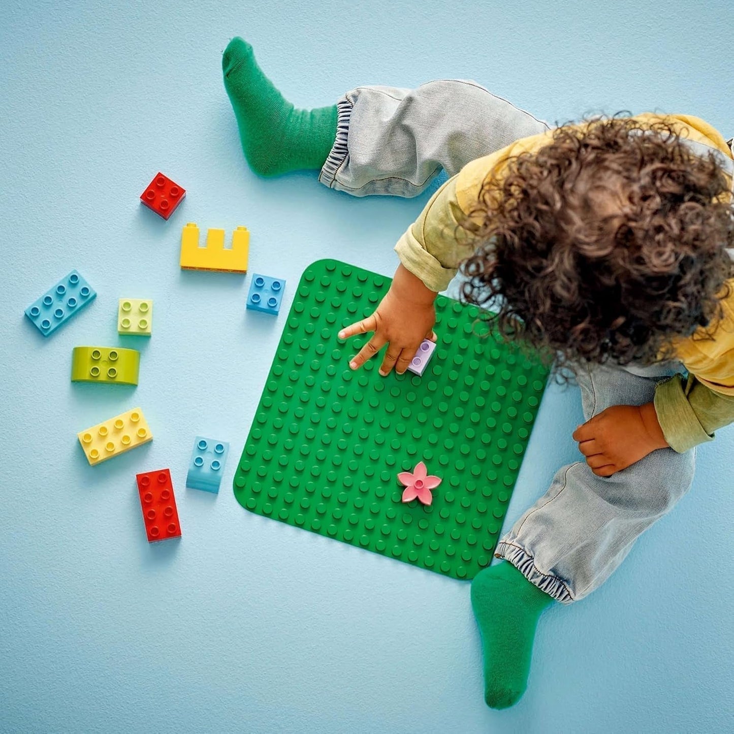 LEGO DUPLO Bauplatte in Grün, Bauspielzeug für Kleinkinder ab 18 Monaten, Zum Ausstellen von Modellen, Ermöglicht Vorschulkindern kreatives Bauen und fantasievolles Spielen, Lernspielzeug 10460 Bausets Besuchen Sie den LEGO-Store