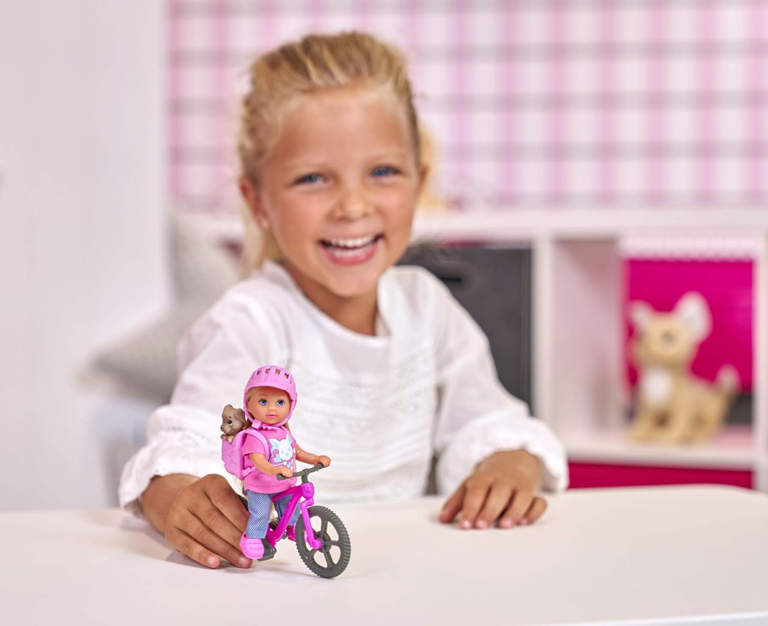 Simba 105733273 – Evi Love Fun Holiday Bike Doll mit Fahrrad, Hund und Rucksack, Modepuppe, 12 cm, für Kinder ab 3 Jahren