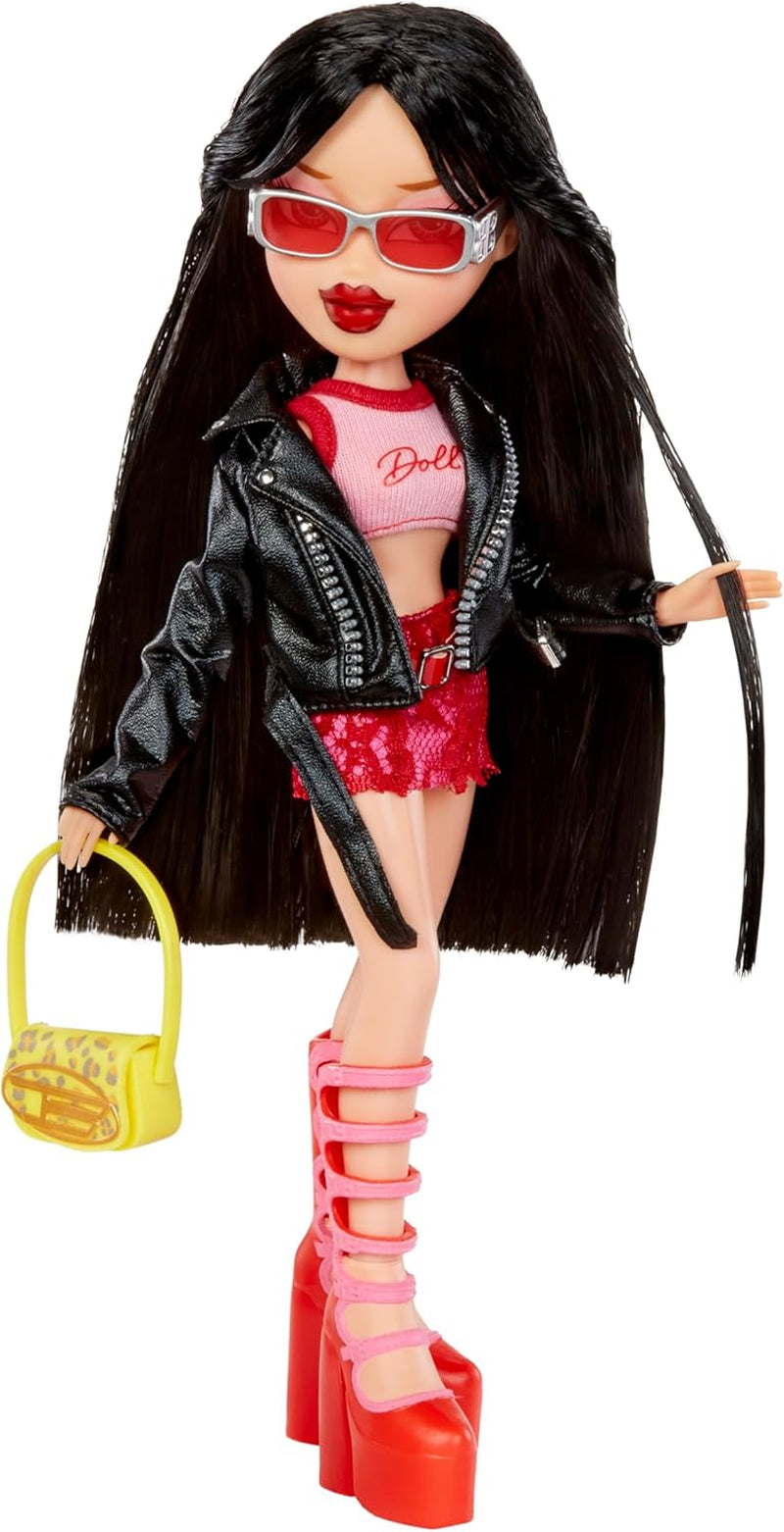 Bratz geht raus! – Jade – 1 Sammelpuppe mit Zubehör, Outfit, Tasche, Sonnenbrille und Pinsel – Spielzeug für Kinder – ab 6 Jahren, Rot