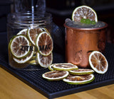 90g Getrocknete Limette für Cocktails. Zuckerfreie Trockenfrüchte für Cocktails, Dekorationen, Glühwein, Weihnachten, Getränke, Tee 100 % natürliche getrocknete Limettenscheiben, dehydrierte Produkte Naty Shop