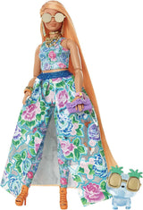 Barbie Extra Fancy, kurviges langes erdbeerblondes Haar, zweiteiliger Anzug, blaue Katze, rosa Tasche, Ananas-Sonnenbrille inklusive Puppe, geeignet als Geschenk, Hhn14 Naty Shop Dolls Standardtitel