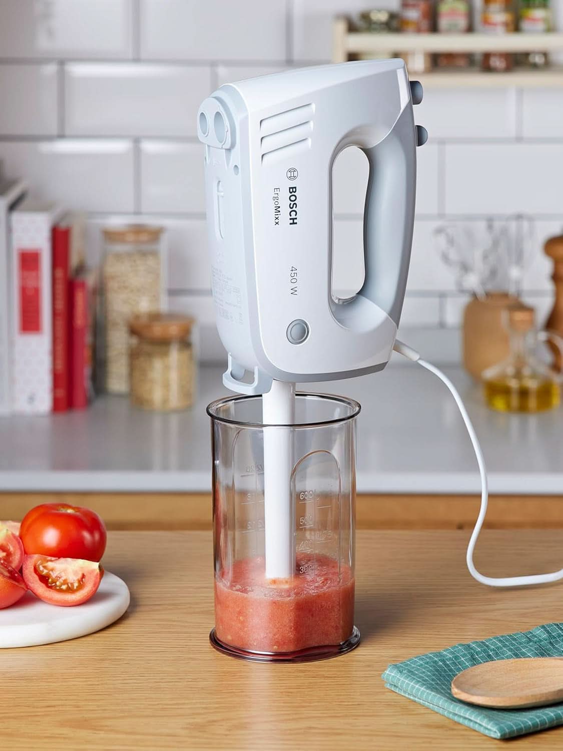 Bosch Hausgeräte Handrührer Ergomixx MFQ36440, 2 Rührbesen, 2 Edelstahl-Nethaken, Pürierstab, Becher, Spülmaschinengeeignet, 5 Stufen plus Turbostufe, 450 W, Weiß Kitchen Naty Shop