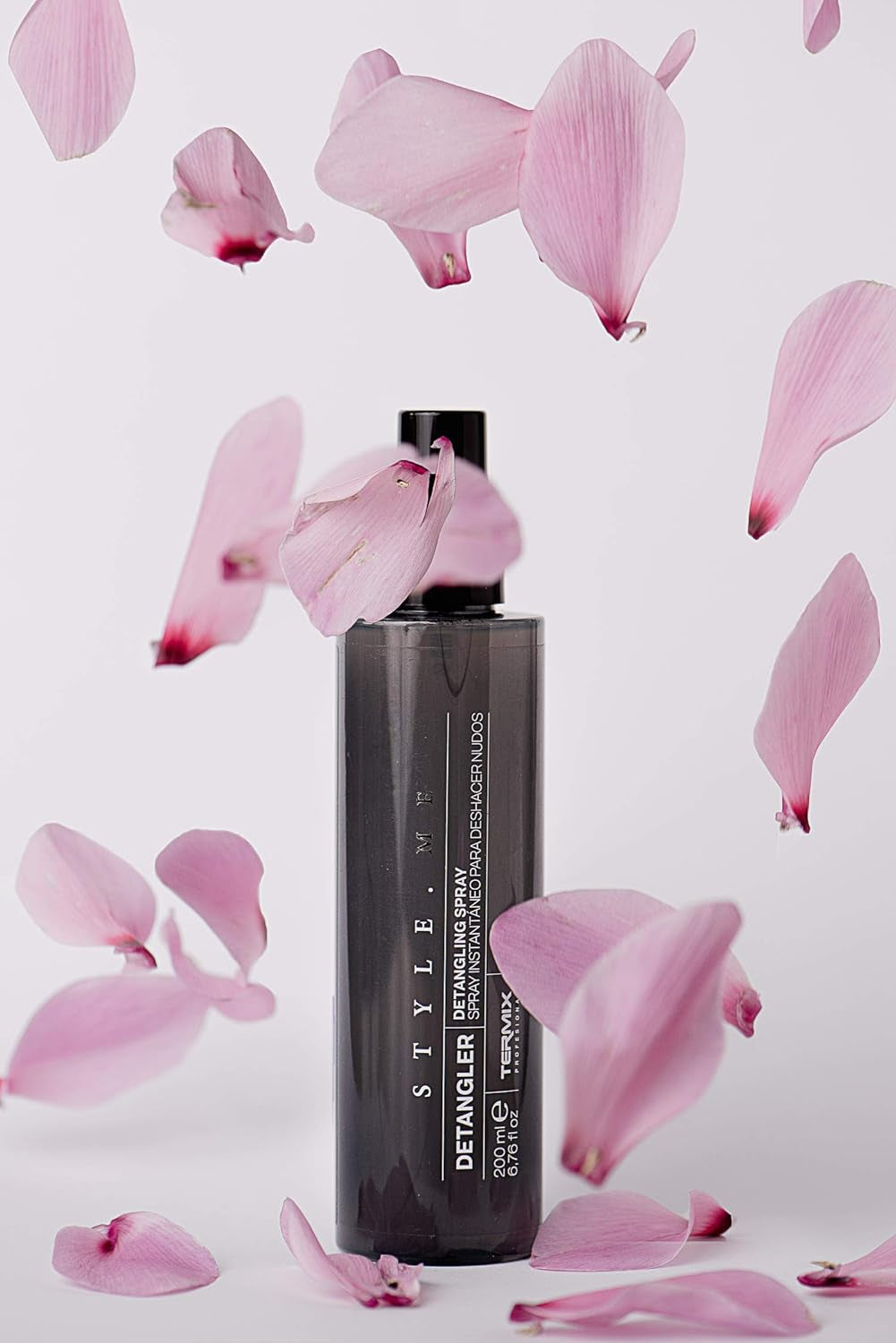 Style.Me Entwirrungsspray Produkt zum Entwirren der Haare. Sofort entwirrendes Produkt von Termix. Mit Rizinusöl angereicherte Formel. Größe: 200 ml. Naty Shop Haarentwirrungsprodukte