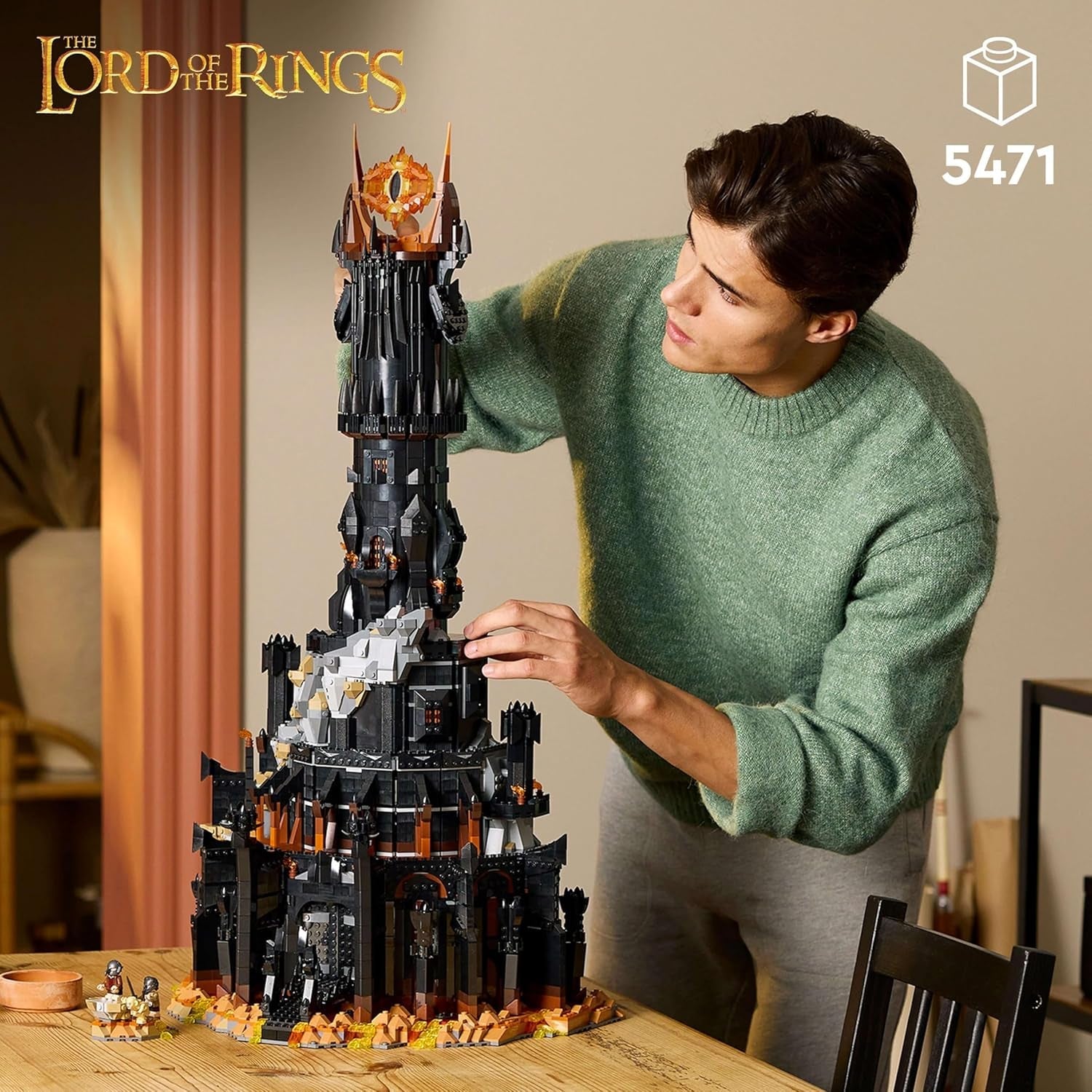 LEGO Icons Der Herr der Ringe: Barad-Door-Bauset für Erwachsene mit Sauron, Gothmog, Orc, Frodo, Sam und Gollum als Minifiguren, Film-Erinnerungsstücke, Fan-Sammlerstücke, 10333 Bausets. Besuchen Sie den LEGO-Store