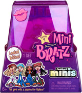 Bratz Miniverse MGA's Y2K Nostalgia Flashback Minis Puppen in limitierter Auflage – ÜBERRASCHUNGSPACK – 2 Bratz Minipuppen und Vitrine – tolles Geschenk für Kinder und Sammler ab 6 Jahren