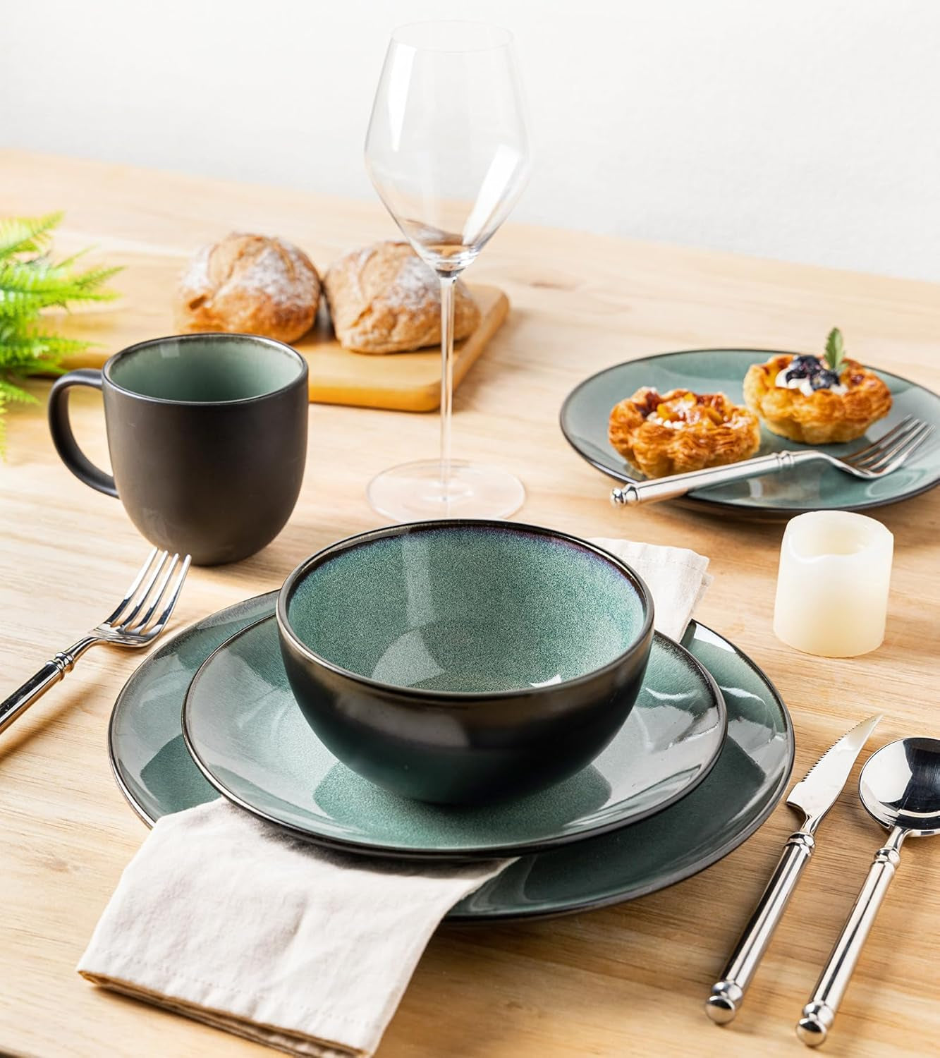 GBhome Porzellan-Geschirr-Set für 4 Personen, 12-teilig, mit reaktiver Glasur, handgefertigt, mikrowellen- und spülmaschinenfest, Schüssel- und Teller-Set, Benzinfarbe, GDW025WB-EU