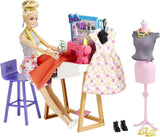 Barbie HDY90 – Modedesigner-Puppe (30,40 cm) und Atelier, über 25 Design- und Modeaccessoires, Design-Schreibtisch, Stuhl, Nähmaschine, Stoffmodell, Schaufensterpuppe und mehr, Spielzeug ab 3 Jahren Naty Shop Dolls