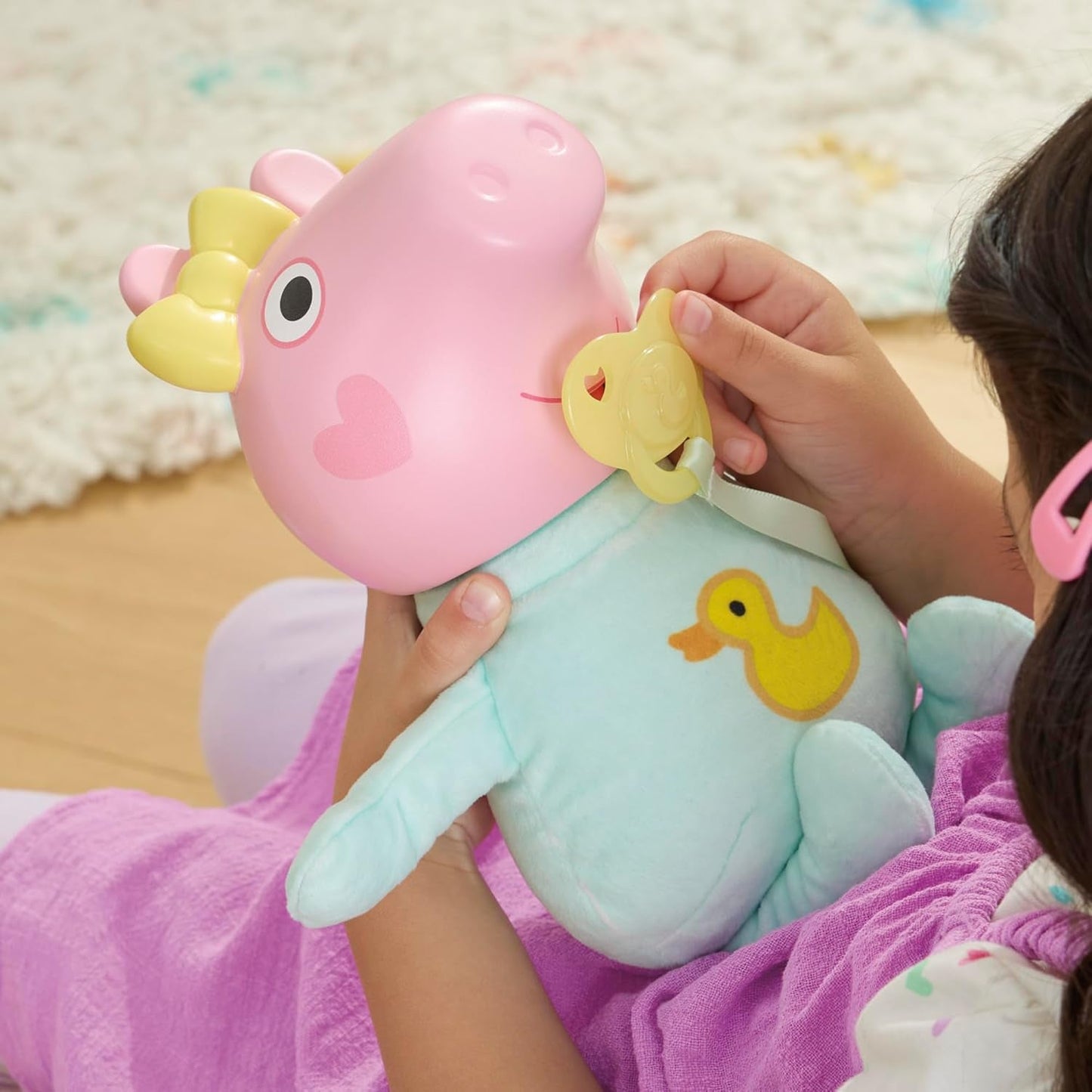 Peppa Pig 28 cm Evie Interaktive Puppe mit 20 Geräuschen und vielen Funktionen, Spielzeugset für Kinder ab 3 Jahren