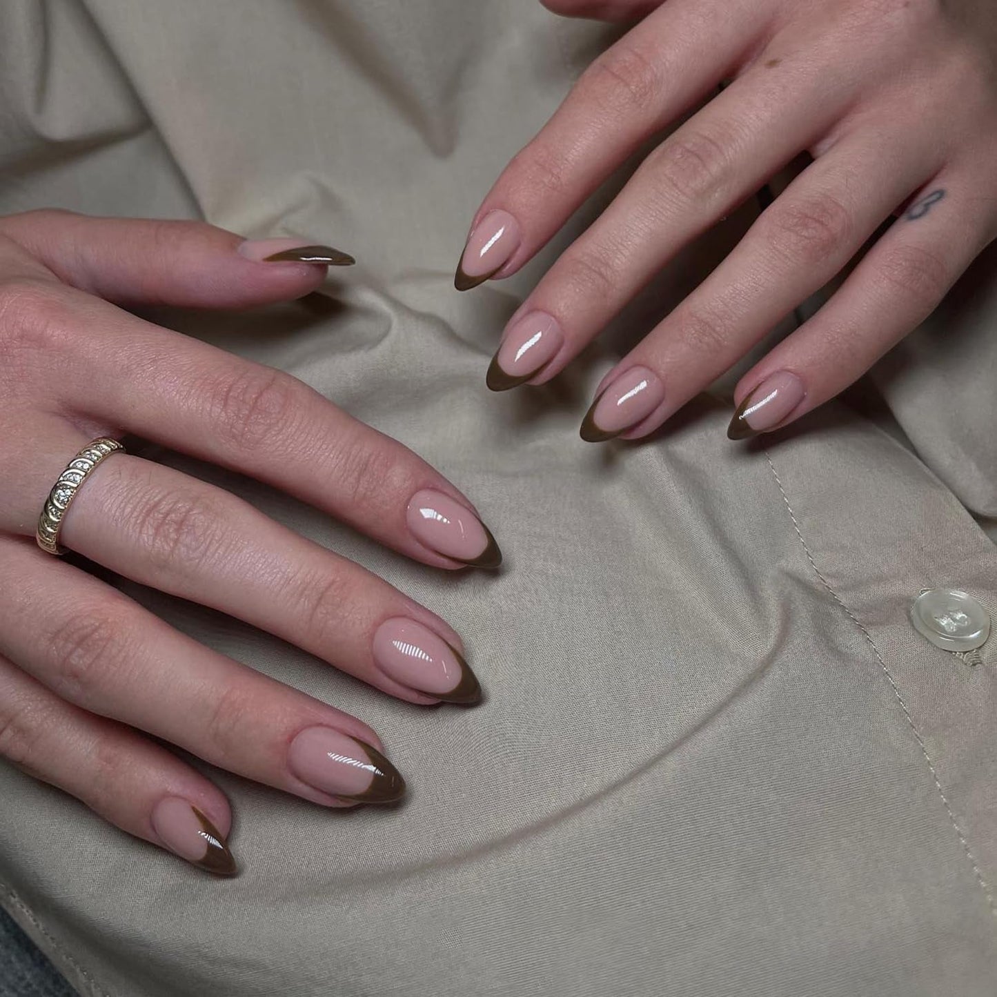Lange French Tips Gold Glitzer Kleber auf langen quadratischen Nägeln Glitzer French Tip Falsche Nägel Set Quadratische künstliche Nägel für Frauen 24 Stück