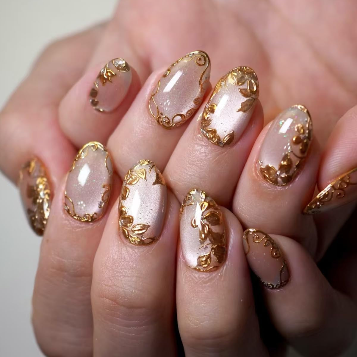 Mouyouglow Kurze magnetische künstliche Nägel, rosa mandelroter Farbverlauf, glitzerndes Katzenauge mit Kleber, rosa rote Ombre-Glitzer-Phototherapie-künstliche Nägel für Frauen und Mädchen