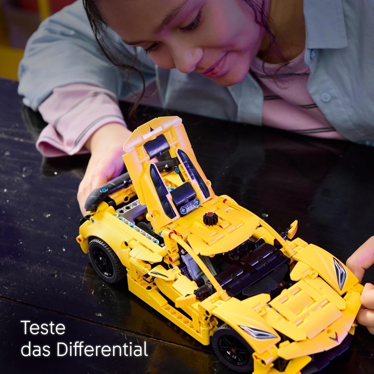 LEGO Technic Chevrolet Corvette Stingray – Bauspielzeug zum Sammeln – Spielzeugsportwagen – Automodell – Geschenk für 9-jährige Jungen und Mädchen, die Spielzeugautos lieben 42205 Bausätze Besuchen Sie den LEGO-Store