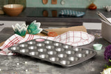 CSB111 Antihaftbeschichtete Mini-Muffinform Mit 24 Löchern Aus Karbonstahl, Edelstahl, Silber, 39,4 x 24,6 x 2,1 cm Formen und Tabletts zum Backen Naty Shop