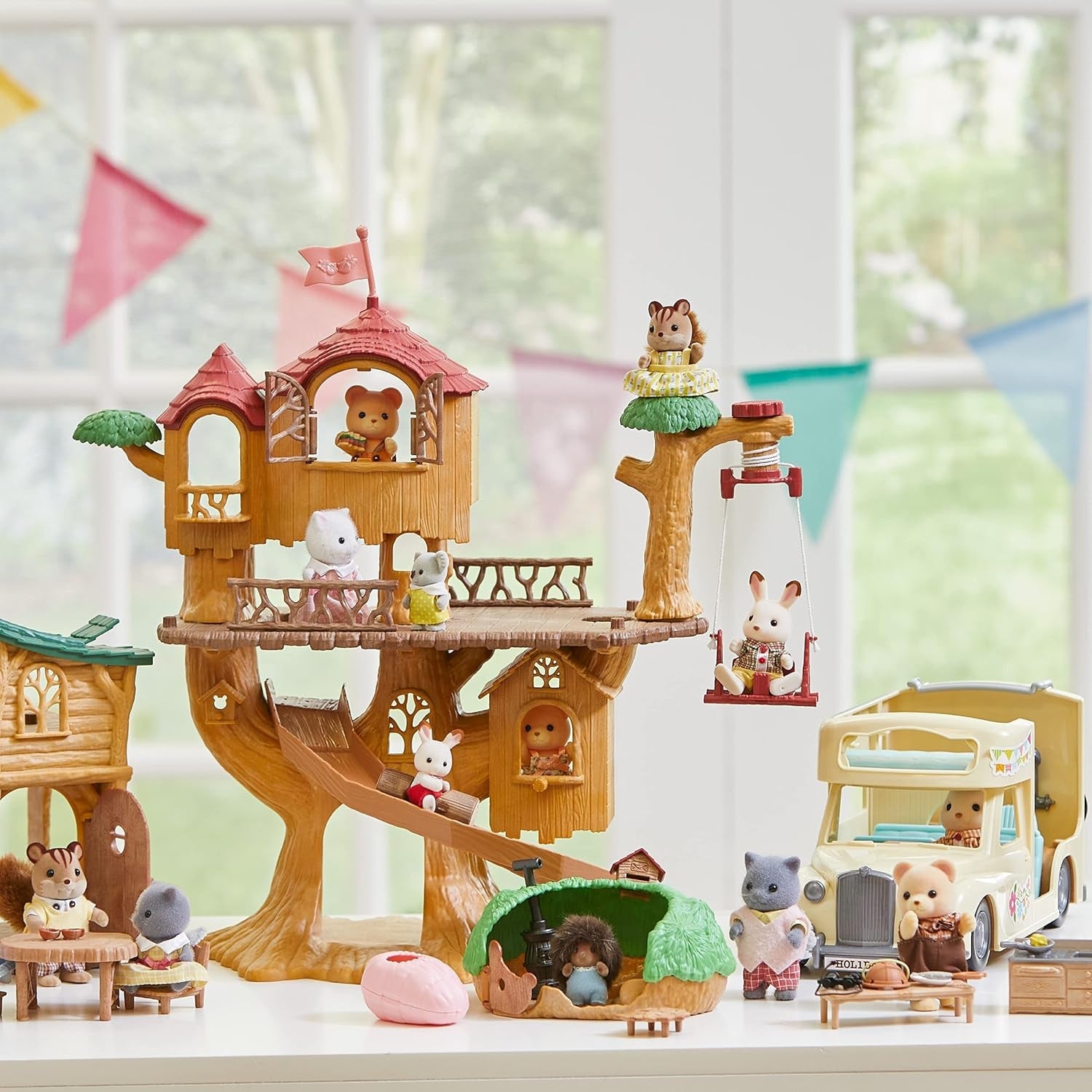 Sylvanian Families 5494 Baumhaus mit Abenteuer – Puppenhaus-Spielset