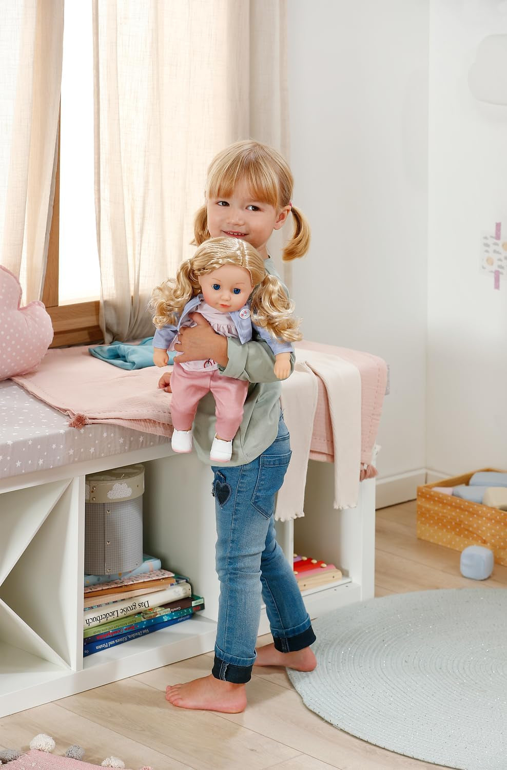 BABY born Sophia Rose – 36 cm große weiche Puppe – Puppe mit hochwertigen blonden Haaren und schläfrigen Augen – Geeignet für Kinder ab 1 Jahr