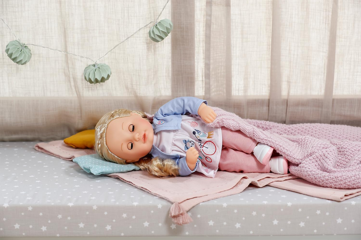 BABY born Sophia Rose – 36 cm große weiche Puppe – Puppe mit hochwertigen blonden Haaren und schläfrigen Augen – Geeignet für Kinder ab 1 Jahr