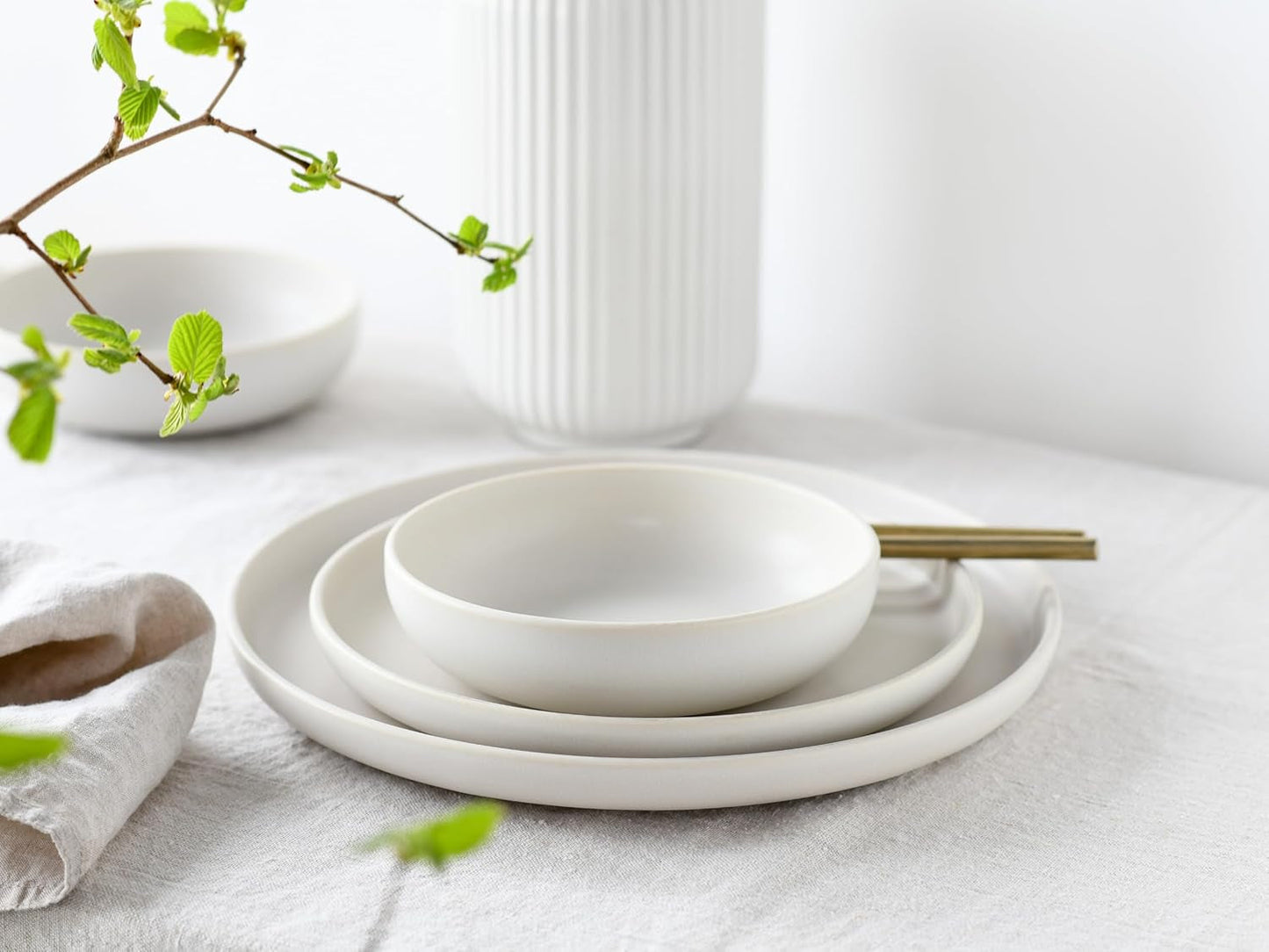 CreaTable, 33065, Uno-Serie, Gelb-Weiß, 12-teiliges Geschirrset, Tellerset aus Porzellan, spülmaschinen- und mikrowellengeeignet, hergestellt in Portugal
