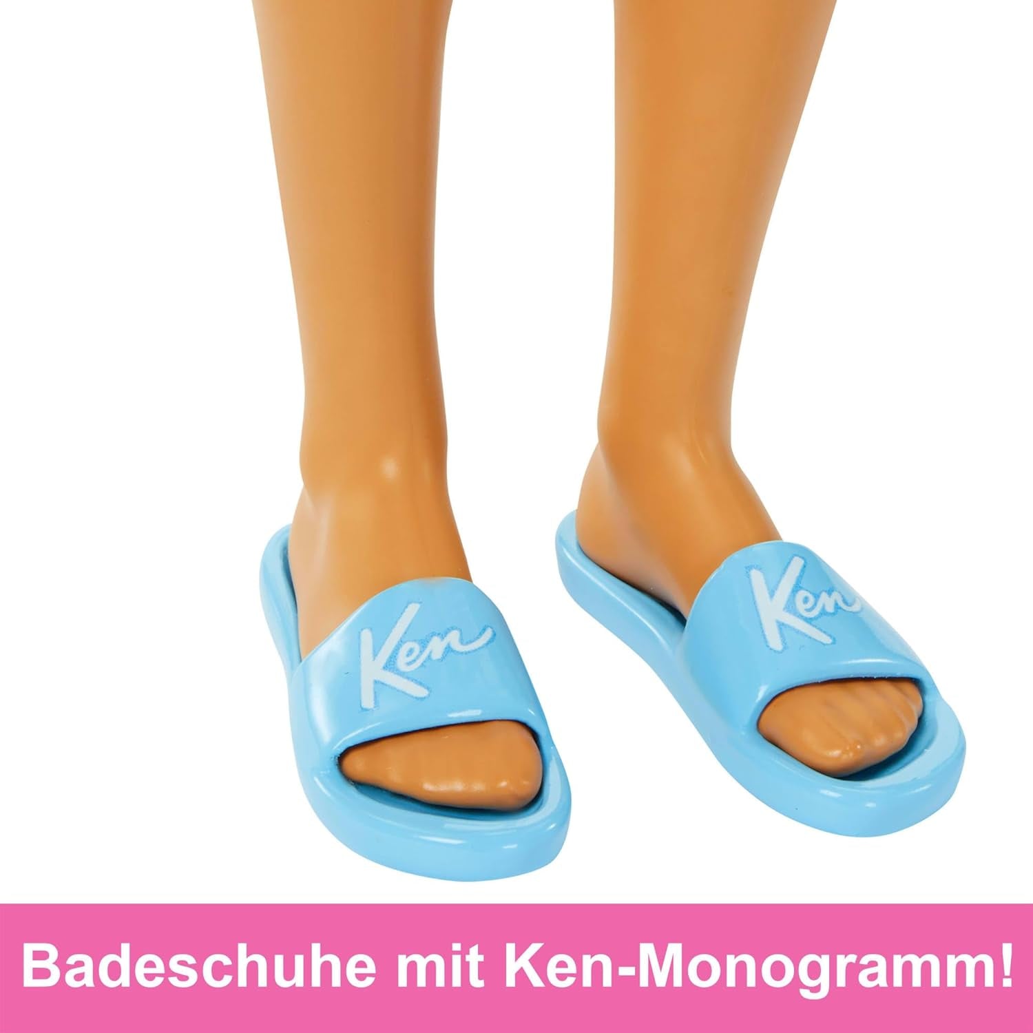 Barbie Ken – Blonde Puppe mit blauem Hemd und Badeschürze, Strandzubehör und Wasserball für kreatives Spielen, ab 3 Jahren, HPL74