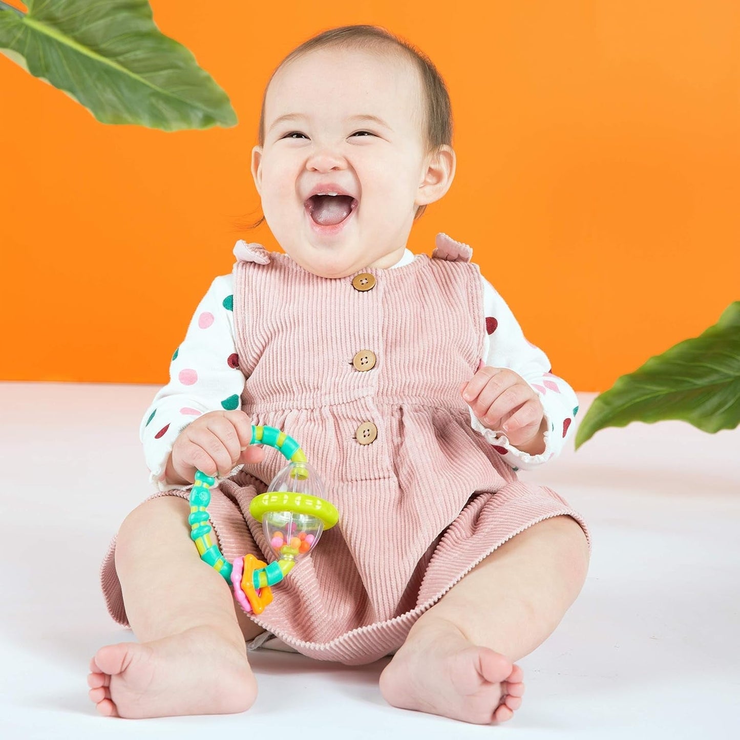 Bright Starts Little Shakers 6-teiliges Geschenkset – Babyrasseln und Beißringe, BPA-frei, leicht zu fangen, Unisex für Neugeborene+