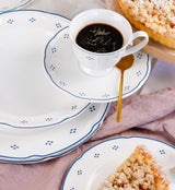 Mäser Lova Serie 18-teiliges Kaffeeservice aus Porzellan – 6 Dessertteller (19,5 cm), 6 Tassen (19 cl) und 6 Untertassen (15,5 cm), Blau