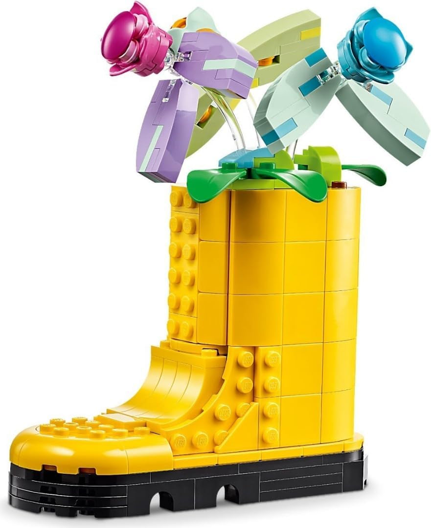 LEGO Creator 3-in-1-Blumensprinkler-Set, Kinderzimmerdekoration, Baue einen Sprinkler mit einem Blumenstrauß, Gummistiefeln oder 2 Spielzeugvögeln, kreatives Geschenk für Mädchen und Jungen ab 8 Jahren 31149 Bausets Besuchen Sie den LEGO-Store